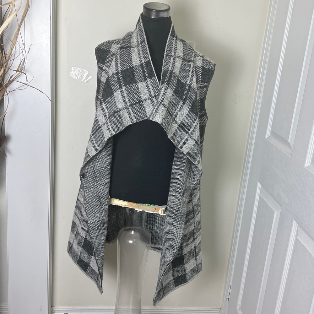 Annabella Monochrome Drape Plaid Knit Duster Outerwear Vest with Front Pockets